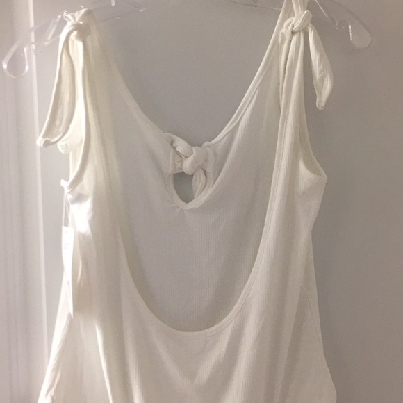 Brand new w/ tags! White knitted knotted bodysuit - Picture 4 of 4